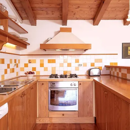 The Swallow's Nest - Zf Hvar