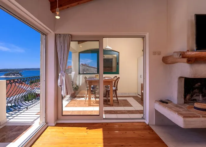 The Swallow's Nest - Zf Hvar *