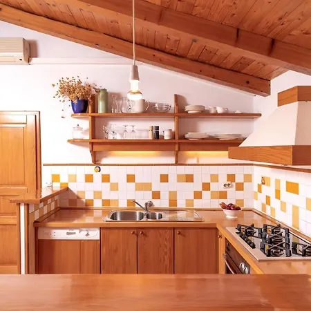 The Swallow's Nest - Zf Hvar * Χβαρ